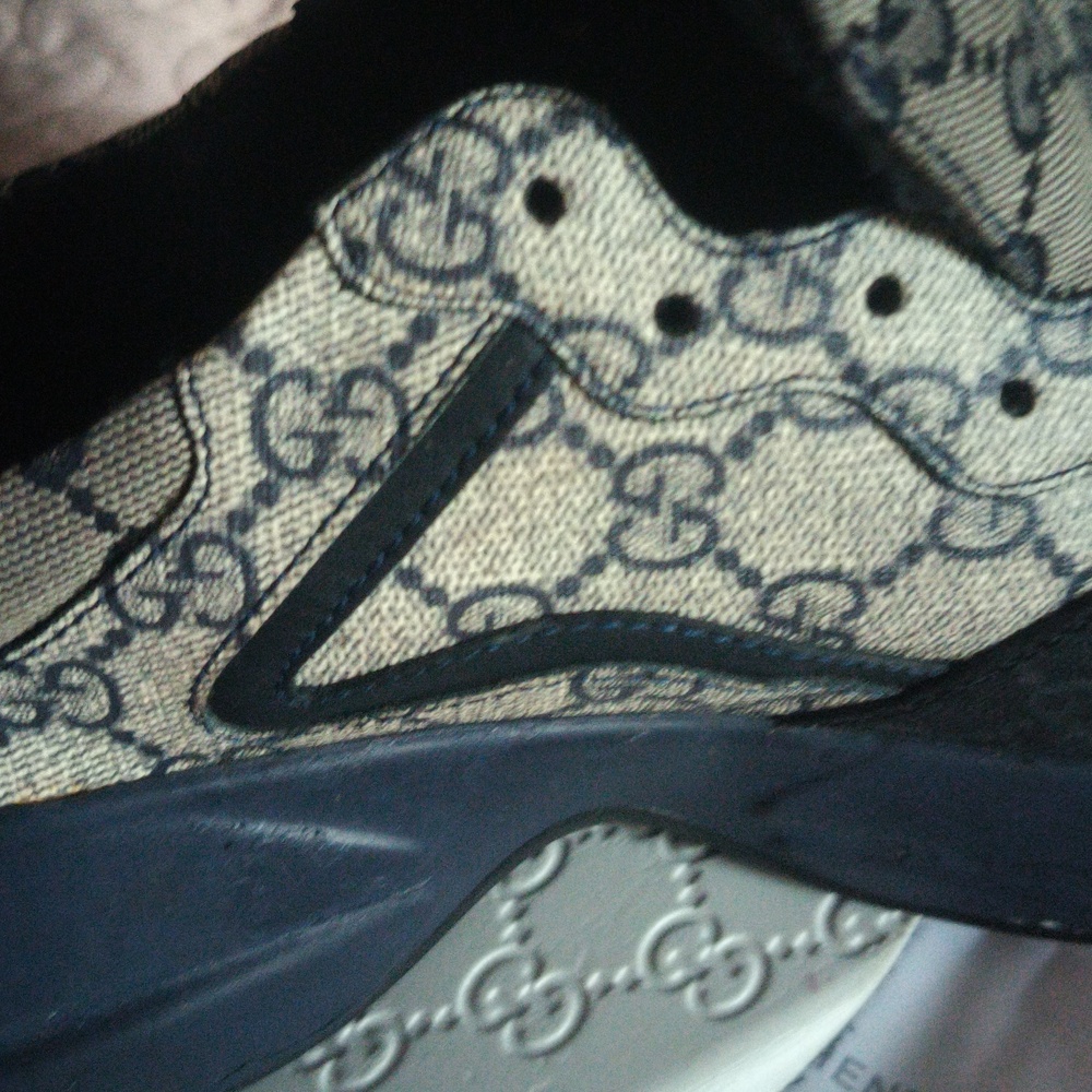 Gucci Blue and Cream Sneakers - Picture 4 of 11